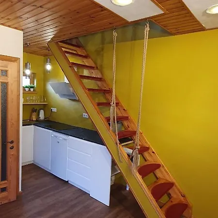 Nyaraló Brivdienu Maja Amrai *